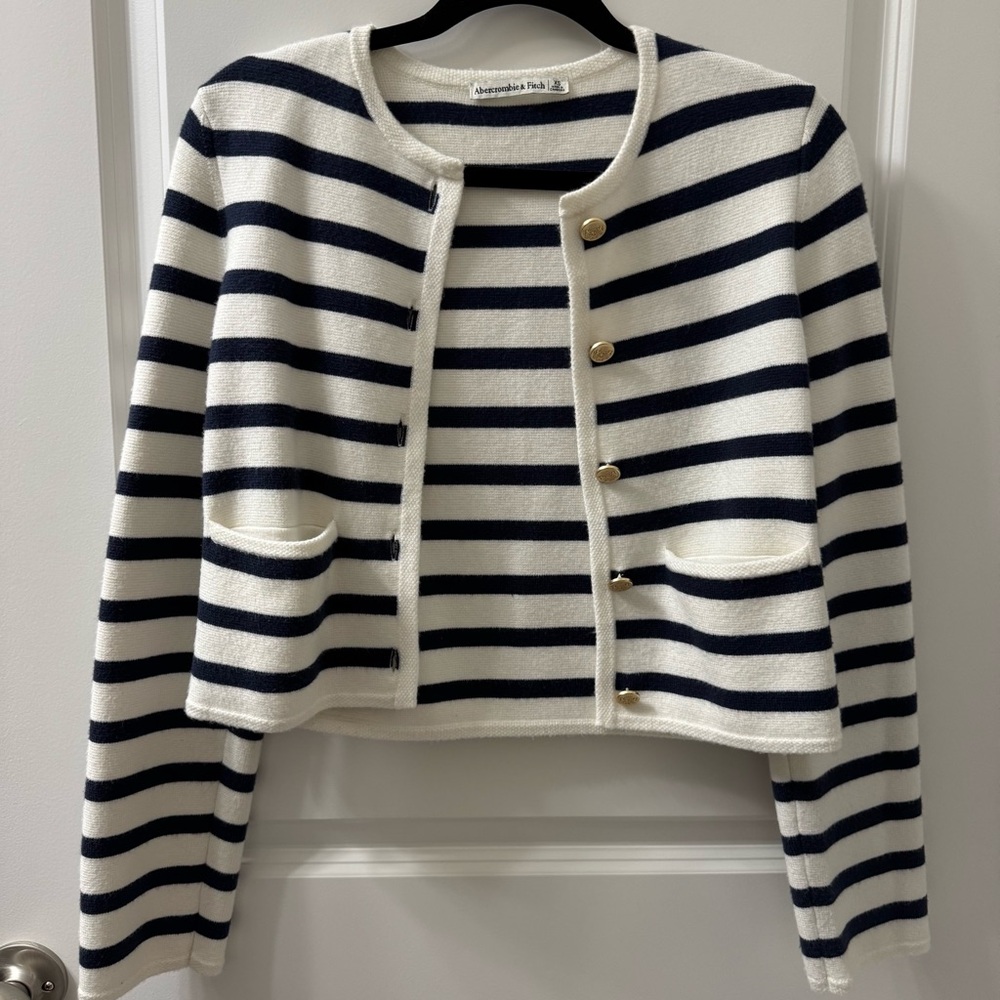Abercrombie LuxeLoft Crew Sweater Jacket